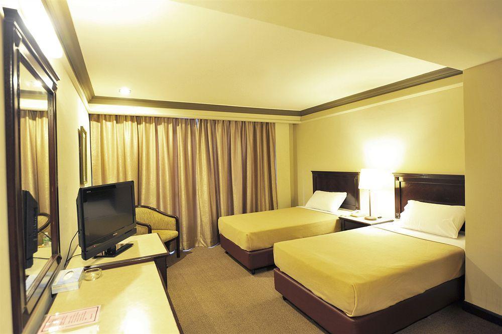 Hotel Mimosa Malacca Exterior photo